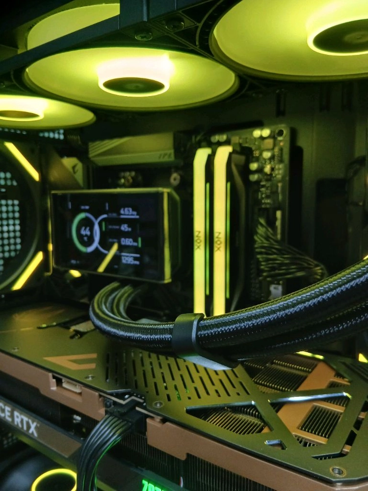 미사용 ) 9800X3D & RTX5080 게이밍 컴퓨터 PC 이미지