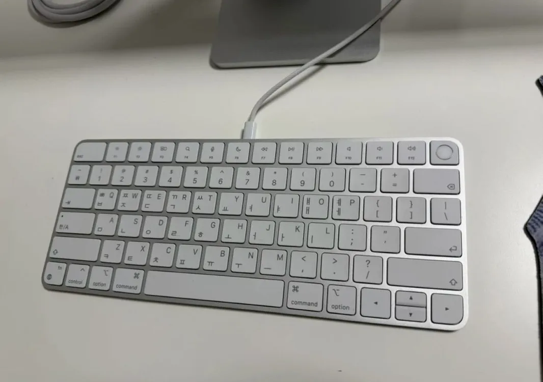 Apple iMac 24 M3 실버 8GB 이미지