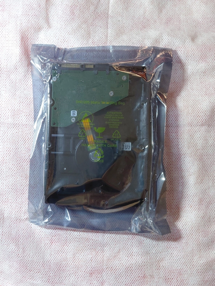 미개봉 Seagate SkyHawk HDD 6TB 5400/256M 이미지