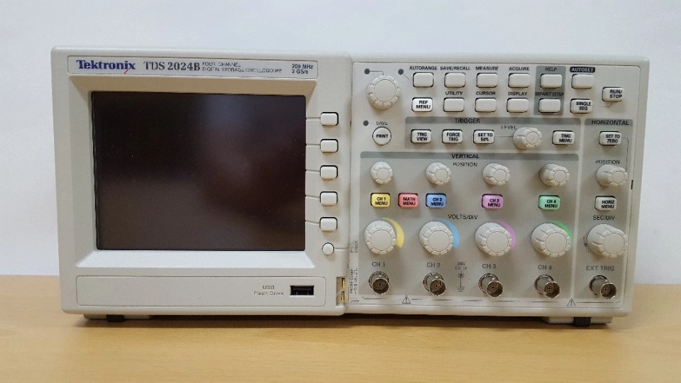 TDS2024B 텍트로닉스 중고오실로스코프 200MHz 4ch 판매 이미지