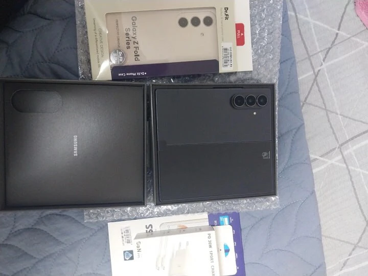 갤럭시Z 폴드7 512GB - 안심되는 중고거래
