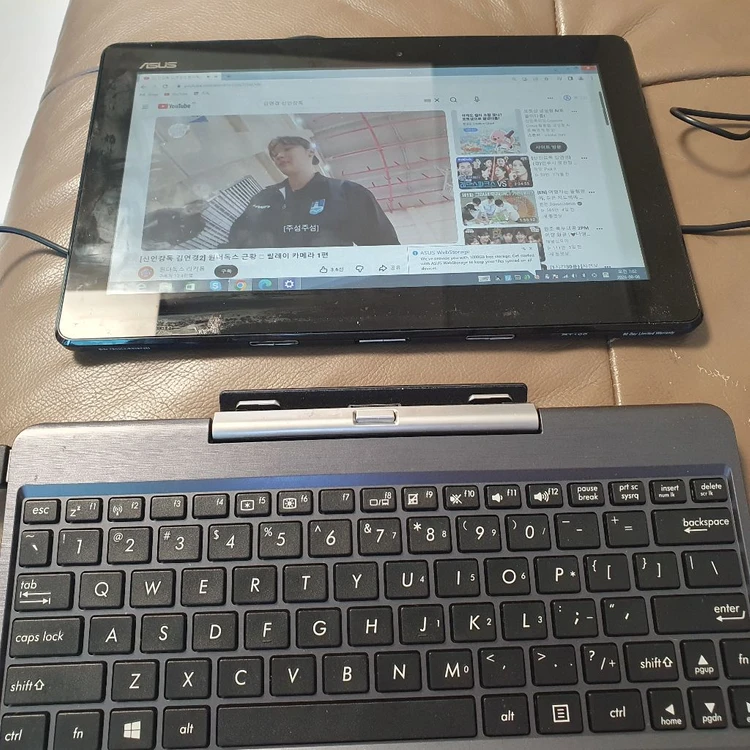 ASUS Transformer Book T100TA 2in1 노트북 이미지