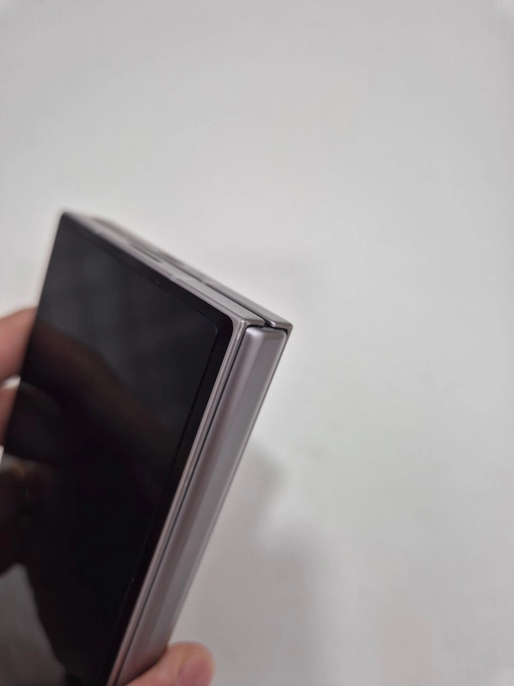 갤럭시 Z 폴드6 실버 512GB 이미지