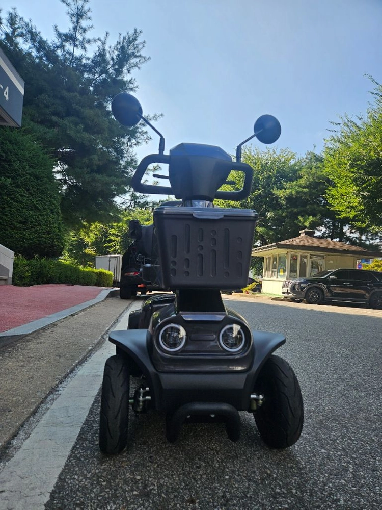 퀄리스포츠 4륜 전동 스쿠터 이미지