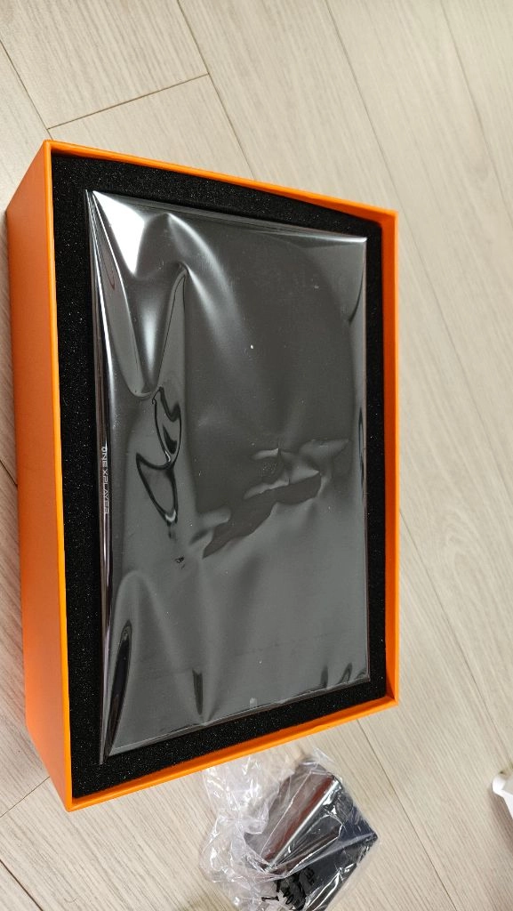 onexplayer x1 mini 8840u 32gb 1tb 판매합니다 이미지