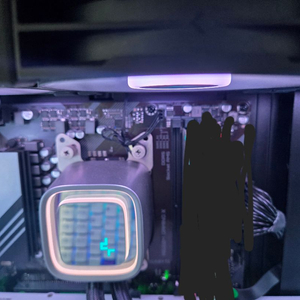 라이젠 7700x 750w 3열수냉 쿨러 반본체 팔아요 이미지