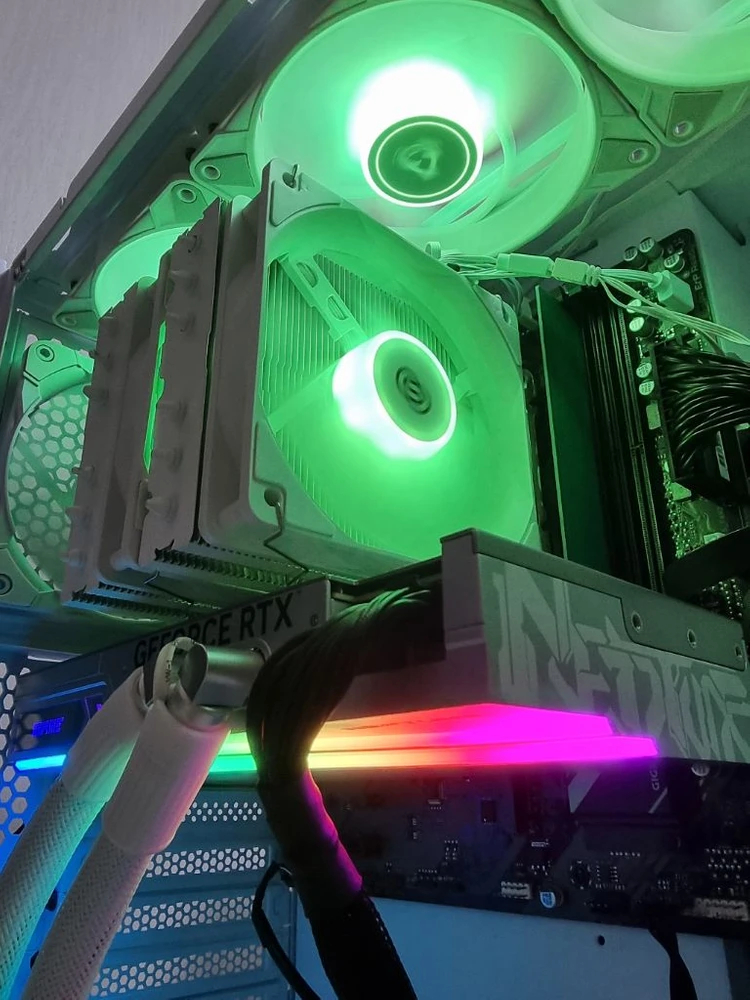 리안리 넵튠 4070Ti 9600X 최상급 게이밍 PC 이미지