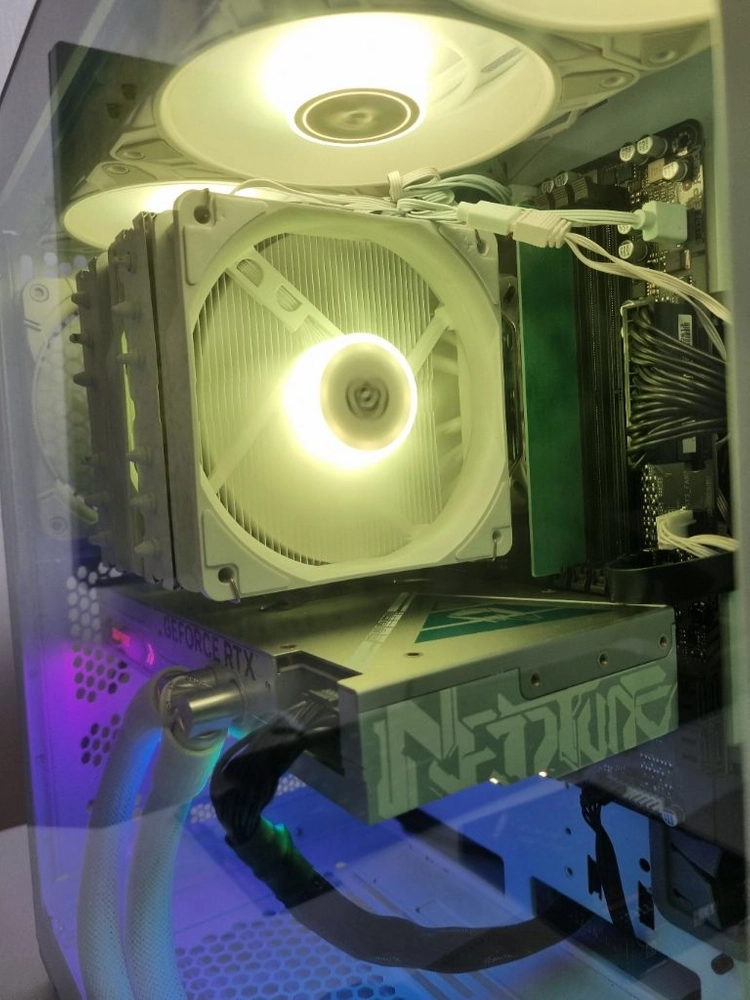 리안리 넵튠 4070Ti 9600X 최상급 게이밍 PC 이미지