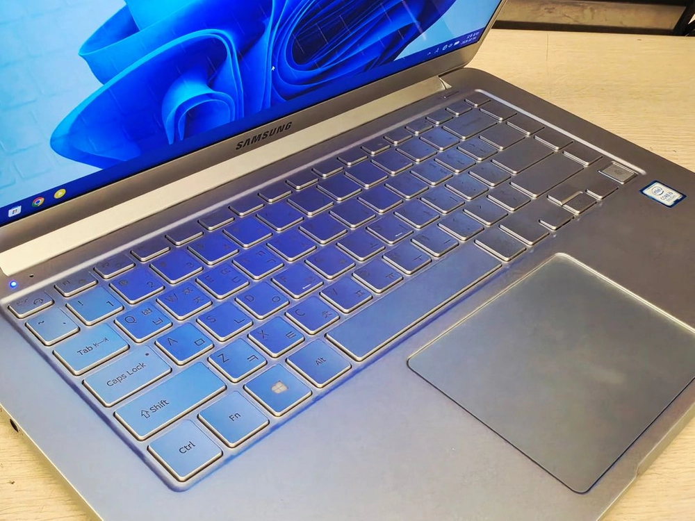 삼성 노트북 NT950XBE i5 8GB RAM 512GB SSD 이미지