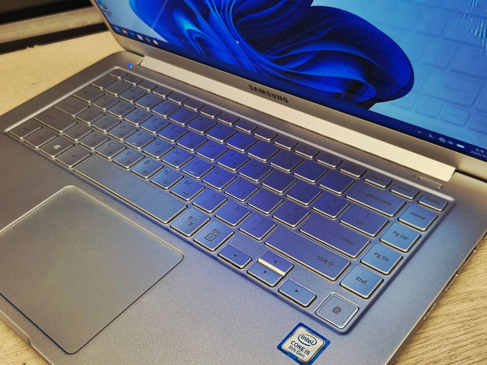 삼성 노트북 NT950XBE i5 8GB RAM 512GB SSD 이미지