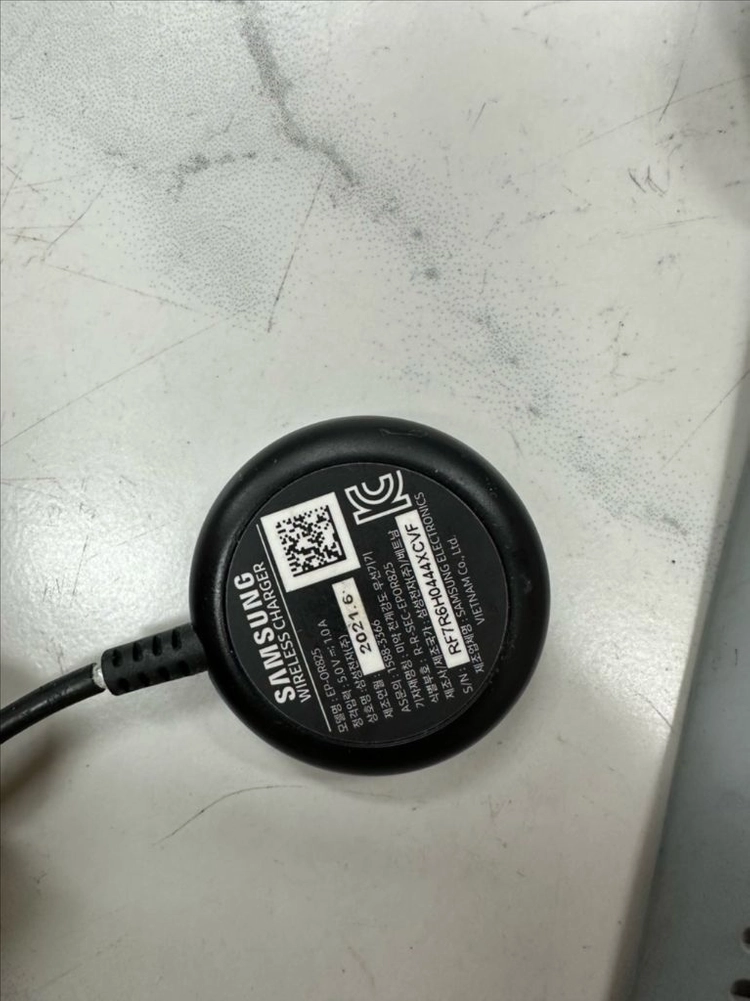 컨디션 양호한 삼성 갤럭시 워치 액티브2 40mm 실버 + 정품 충전기 세트 판매합니다 이미지