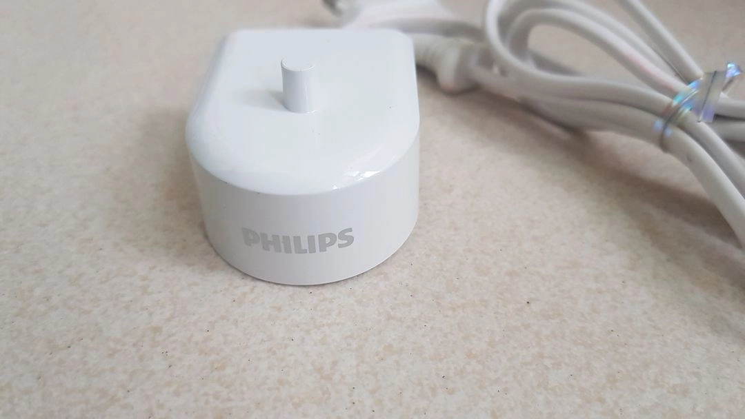 PHILIPS 전동칫솔 충전기 HX6100 이미지
