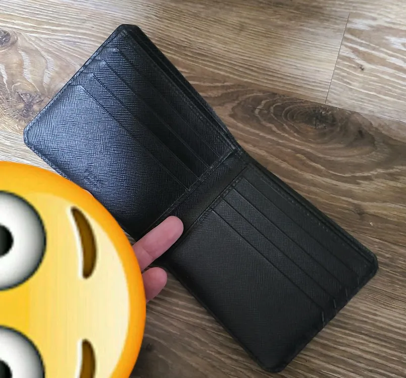 프라다 사피아노 반지갑 명품카드지갑구찌디올셀린느샤넬톰브라운고야드에르메스생로랑프라다 이미지