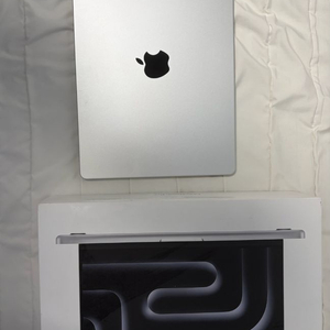 맥북 프로 14인치 m4/512gb /16gb 실버 배터리효율 100% 사이클수 6 이미지