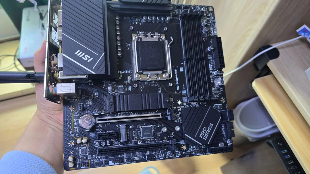MSI PRO B650M-A WIFI 메인보드 이미지
