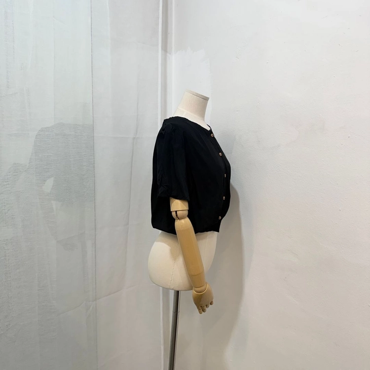 mayvi 블랙 크롭 반팔블라우스 크롭셔츠 5054 이미지