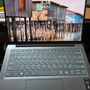 레노버 아이디어패드 Slim3 14AHP10 OLED 8640hs 16GB 256GB 63만원 이미지