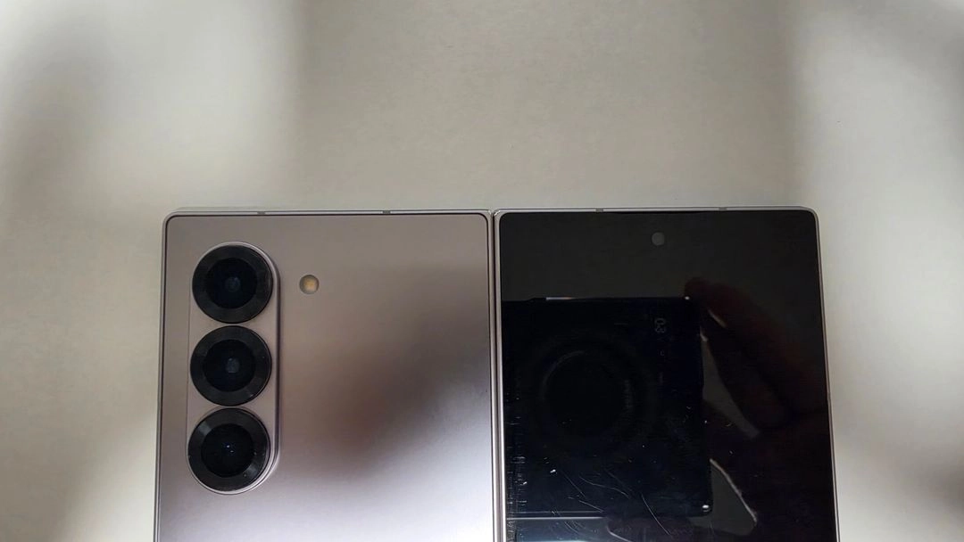 삼성 갤럭시 Z폴드6 실버 256GB 팝니다. 이미지