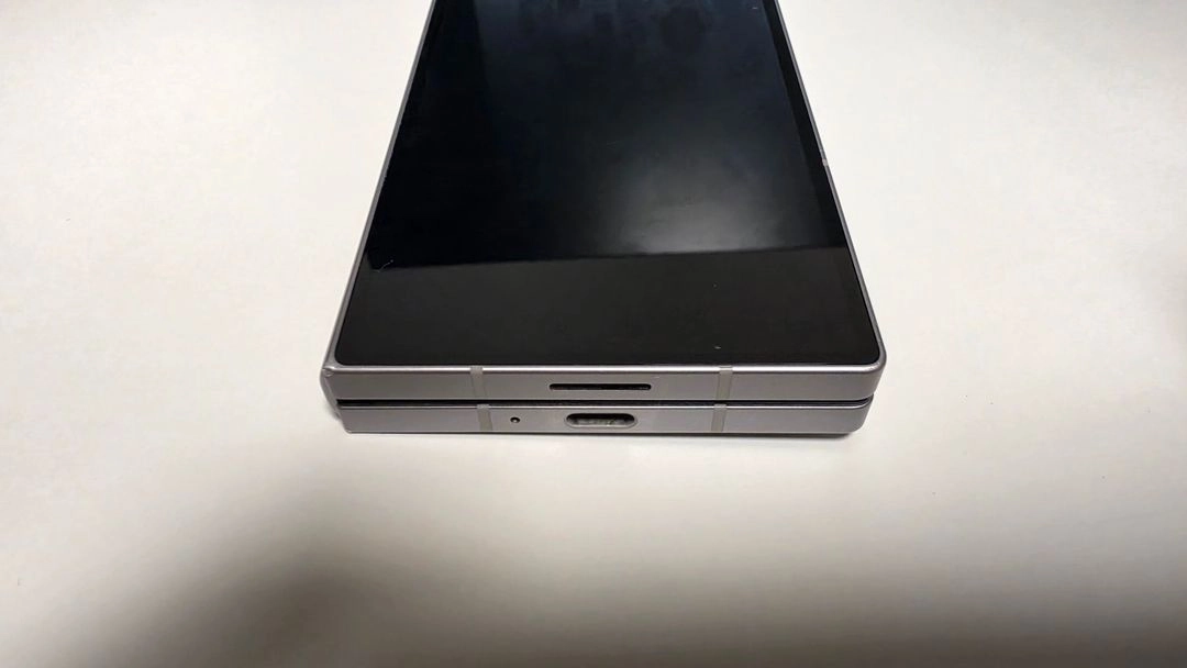 삼성 갤럭시 Z폴드6 실버 256GB 팝니다. 이미지