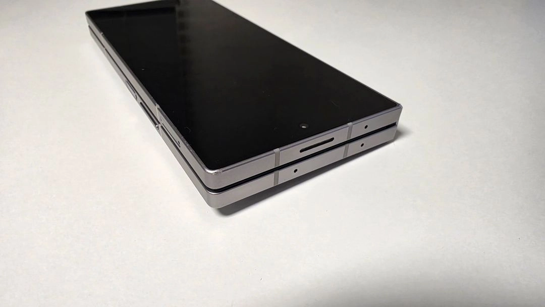 삼성 갤럭시 Z폴드6 실버 256GB 팝니다. 이미지