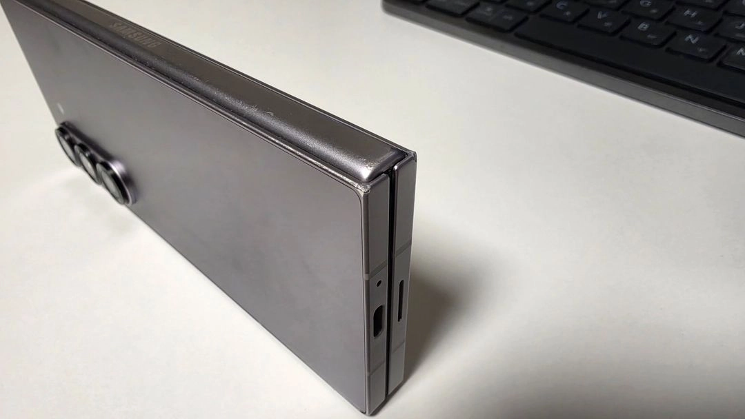 삼성 갤럭시 Z폴드6 실버 256GB 팝니다. 이미지