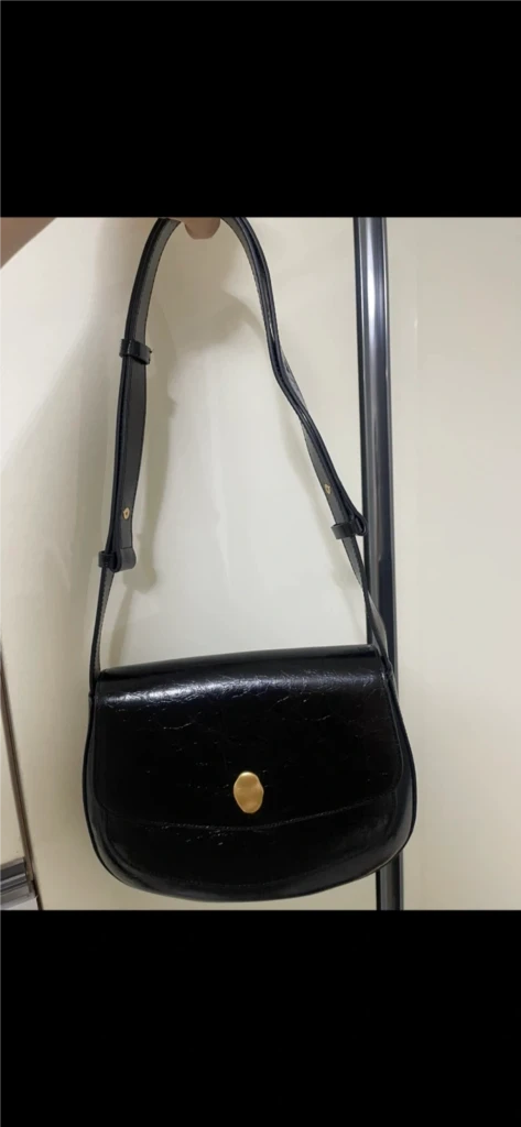 오스트카카 새들백 블랙 이미지