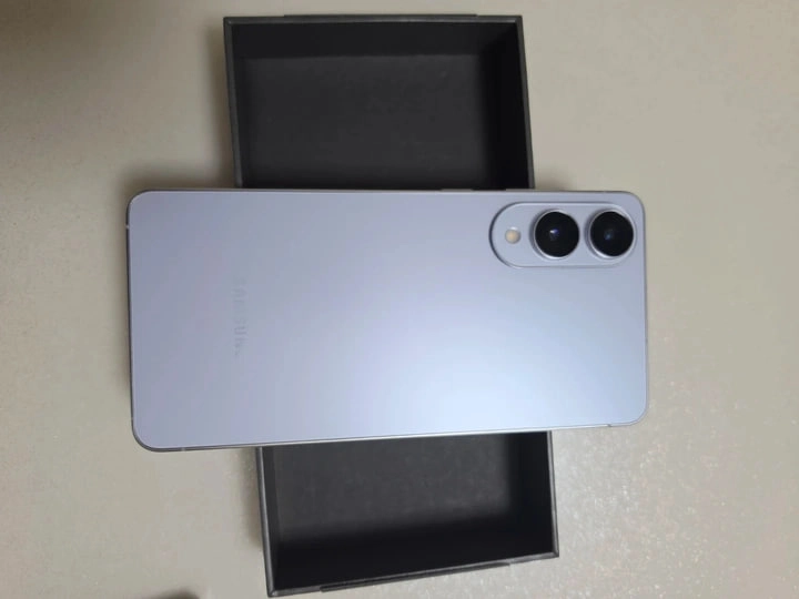 갤럭시 S25 엣지 256GB 티타늄 아이스블루 팝니다 이미지