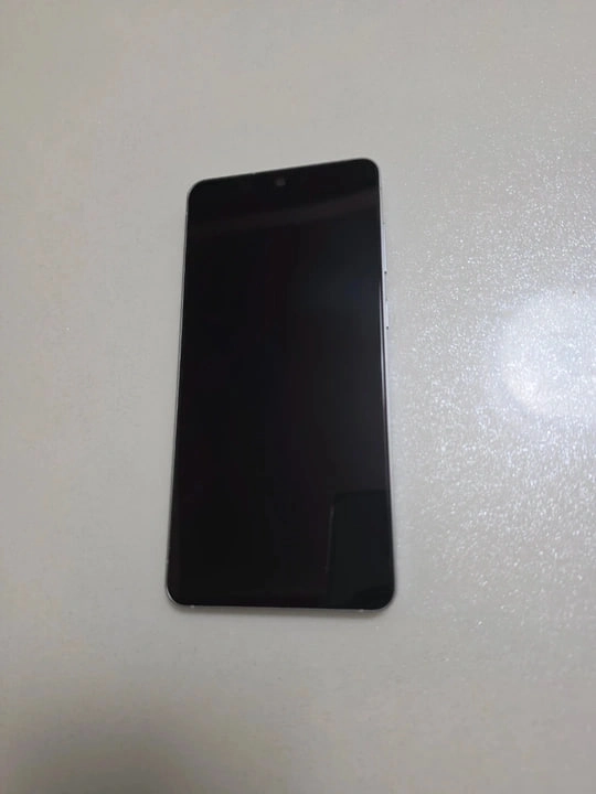 갤럭시 S25 엣지 256GB 티타늄 아이스블루 팝니다 이미지