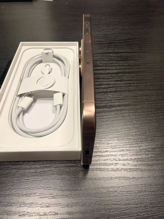 아이폰16프로 데저트 티타늄 256GB 풀박스 자급제 이미지