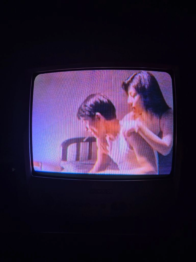 대우 유니크 crt 14인치 브라운관 tv 티비 이미지
