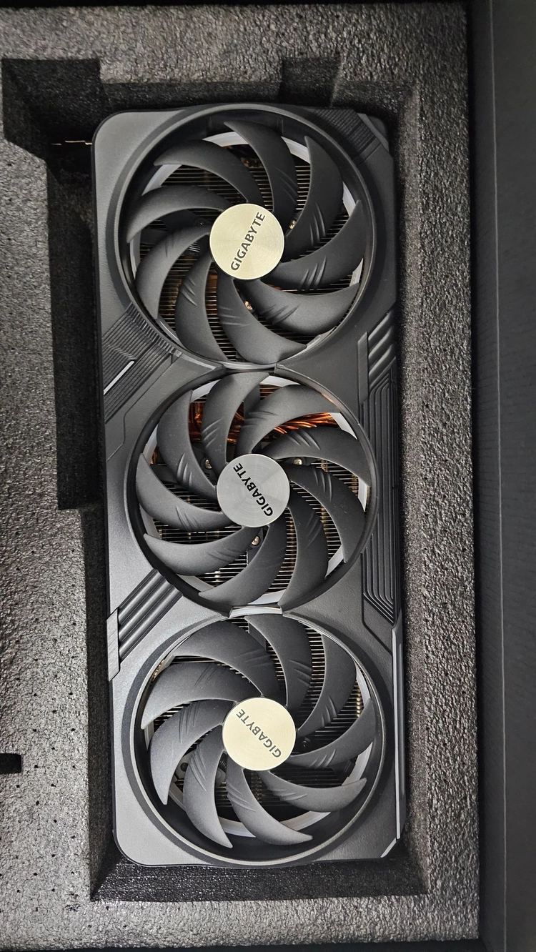 GIGABYTE 지포스 RTX 4080 SUPER GAMING OC D6X 16GB 이미지