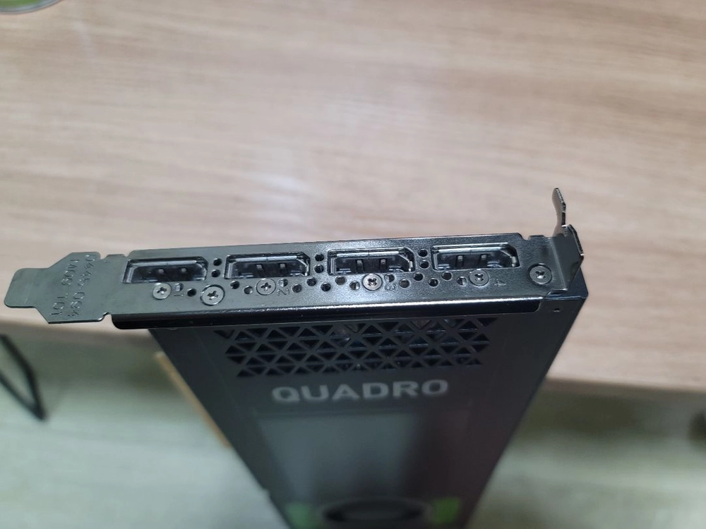 NVIDIA Quadro P4000 그래픽카드 이미지