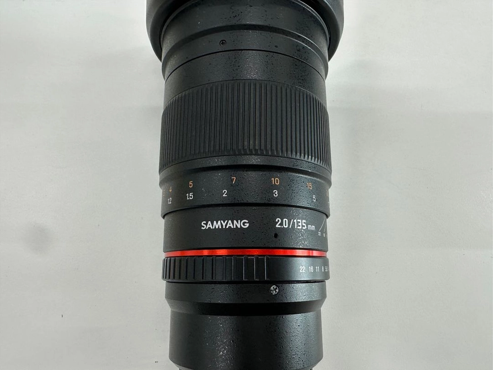 삼양 135mm F2.0 마이크로 포서드 마운트 렌즈 판매합니다 이미지