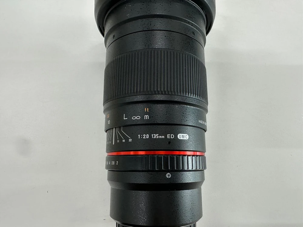 삼양 135mm F2.0 마이크로 포서드 마운트 렌즈 판매합니다 이미지