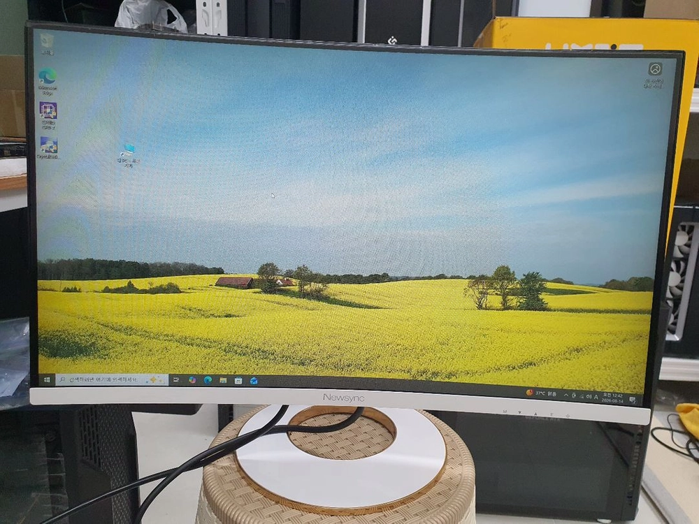 컴퓨터 비트엠 27인치 게이밍 모니터 비트엠 Newsync X27C 144 커브드 144HZ - 안심되는 중고거래