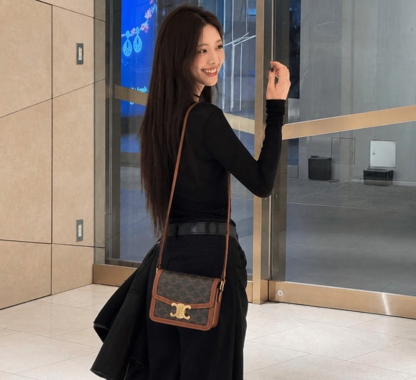 [새상품] 셀린느 클래식 트리옹프백 이미지