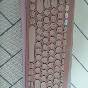 로지텍 K380S 핑크 블루투스 키보드 이미지