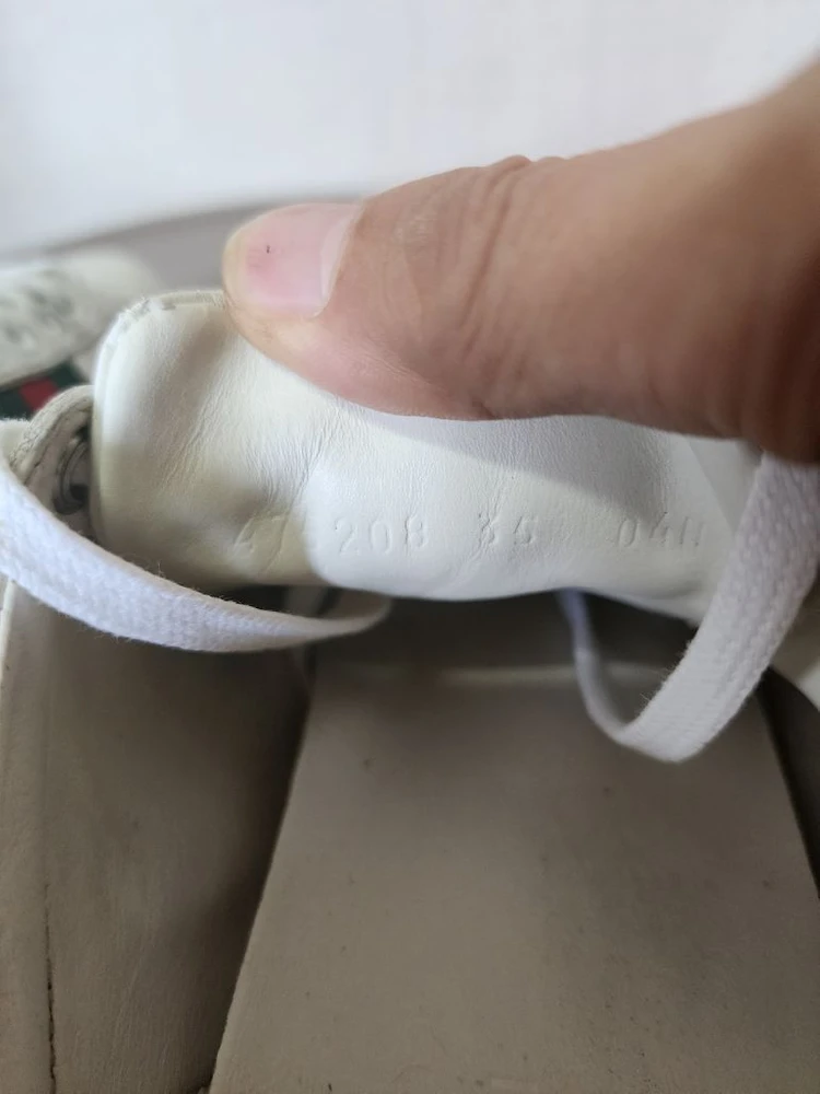 >>상태양호<< 구찌 에이스 꿀벌 스니커즈 슬리퍼 35(220~225) 팝니다 이미지
