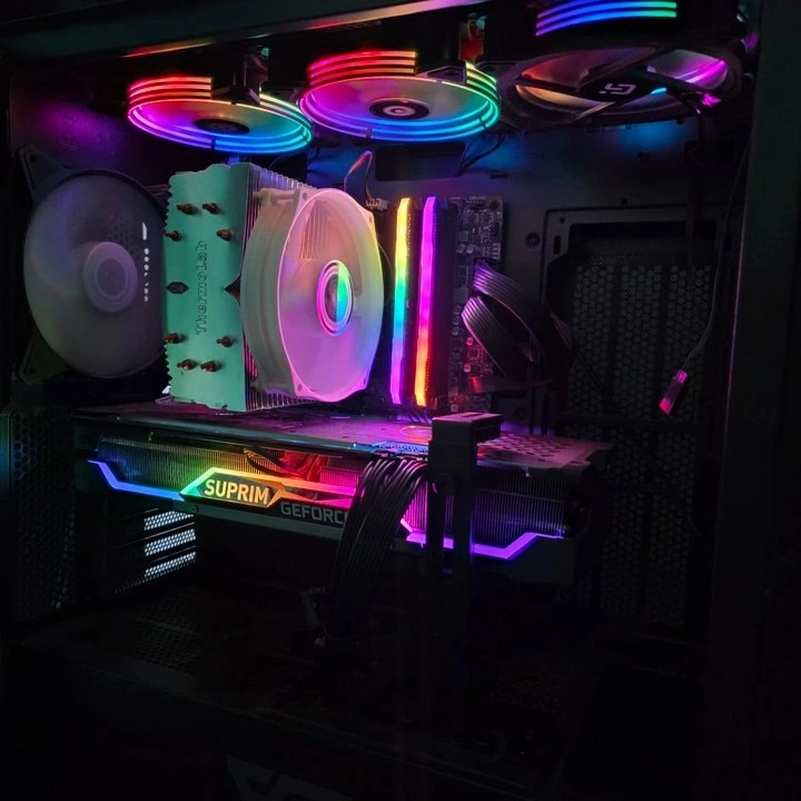 커스텀 PC Ryzen 7 5800X 32Gb RTX 3070 Ti 슈프림 컴퓨터 판매 - 안심되는 중고거래