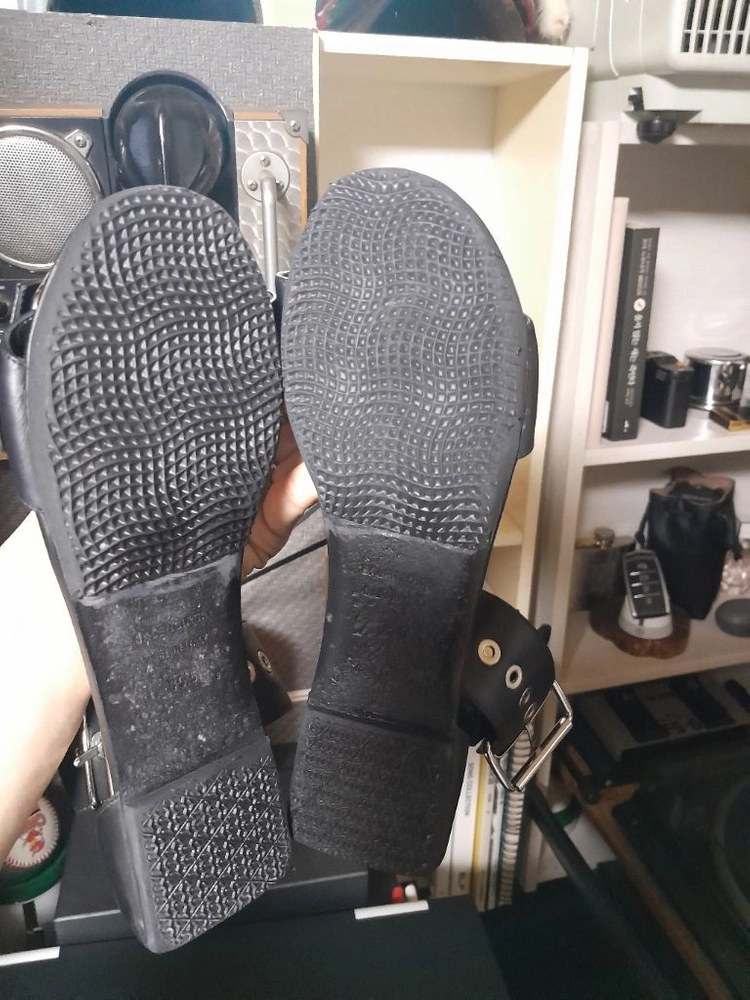 발렌시아가 앵글부츠 이미지