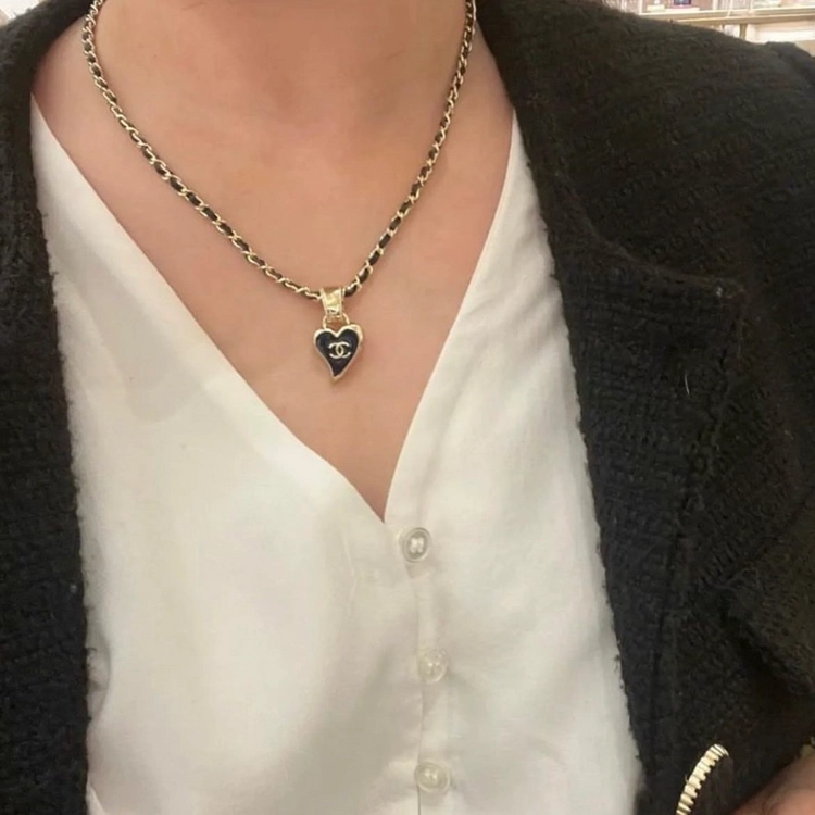 샤넬 미니 하트 레더 목걸이 귀걸이 이미지