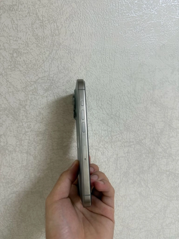 아이폰 15 프로 내추럴 티타늄 128GB 이미지