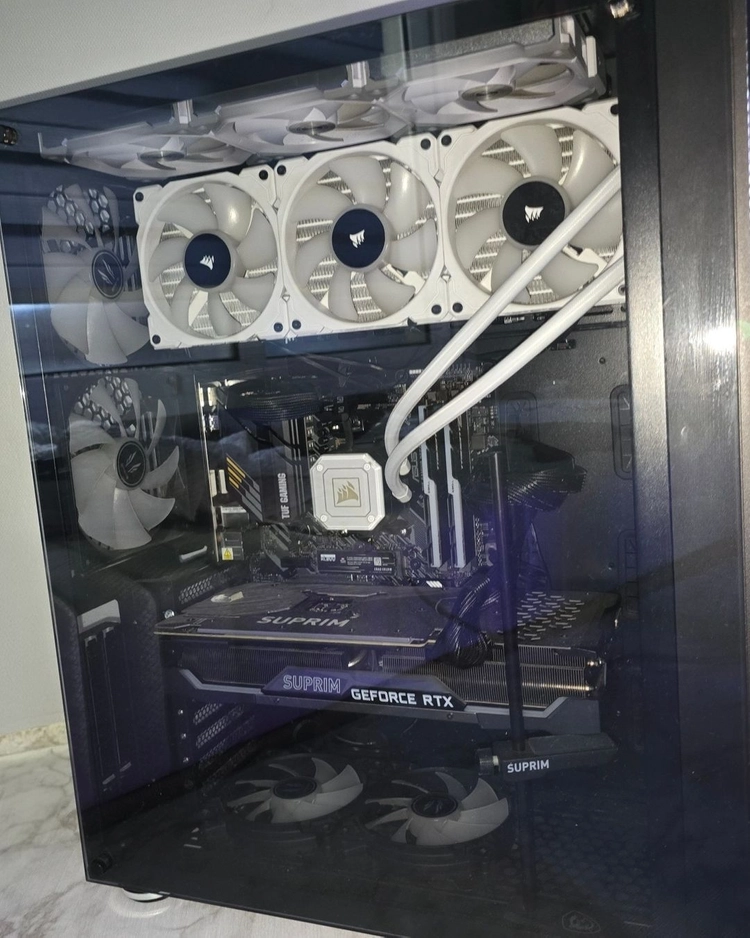 5600X + 3070ti 슈프림 게이밍컴퓨터 판매합니다 이미지