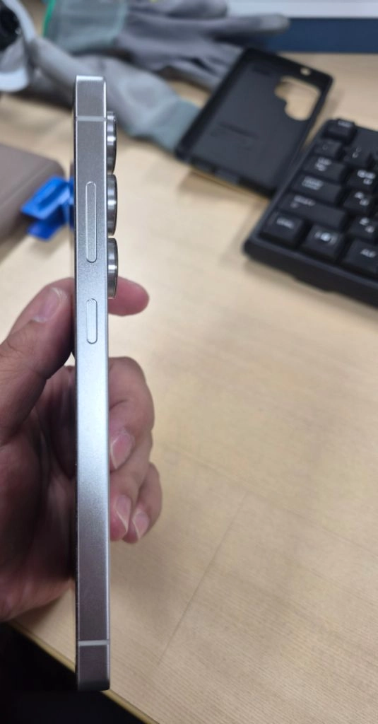 갤럭시S25 울트라 1테라 화이트 이미지