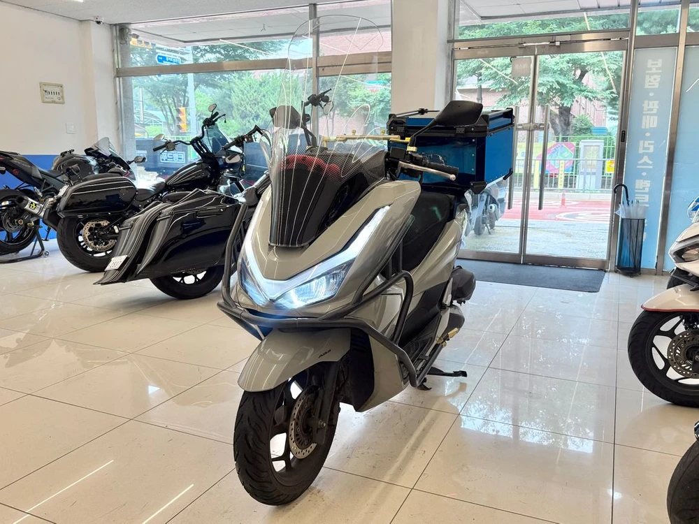 25년식 PCX125 / 44,XXXkm / 배달세팅완료 차량 판매합니다 이미지
