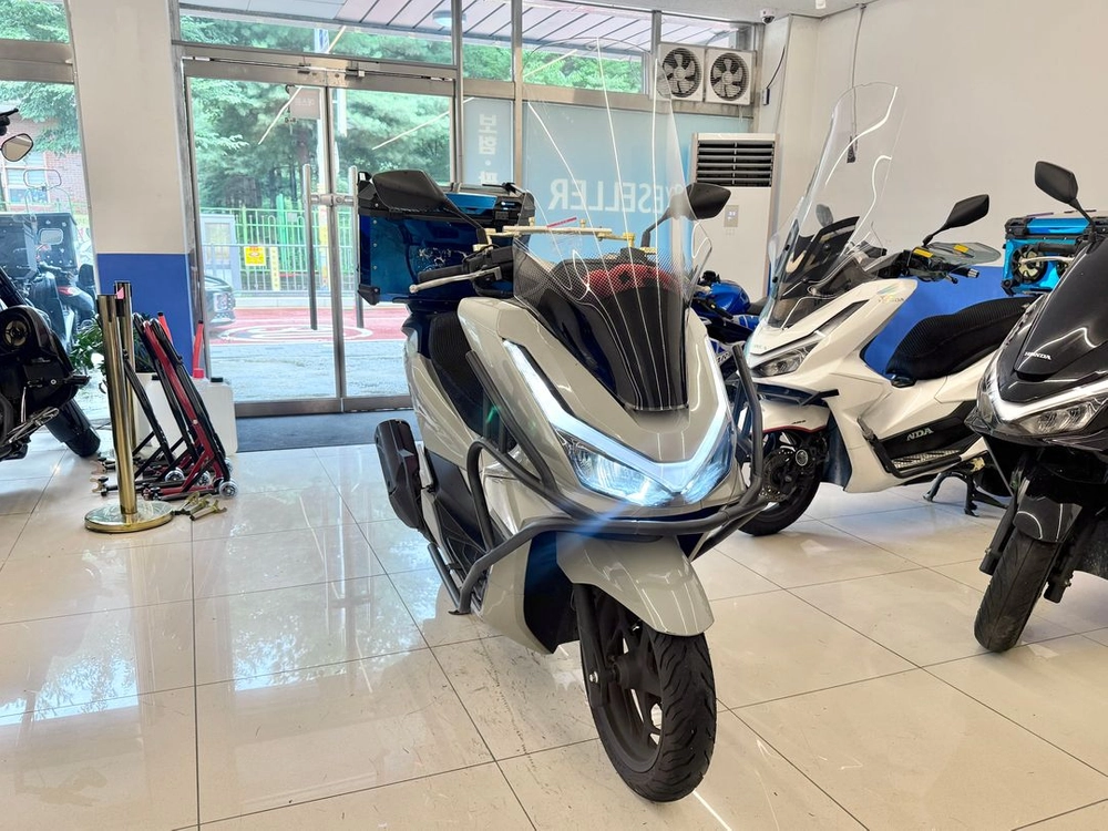25년식 PCX125 / 44,XXXkm / 배달세팅완료 차량 판매합니다 이미지