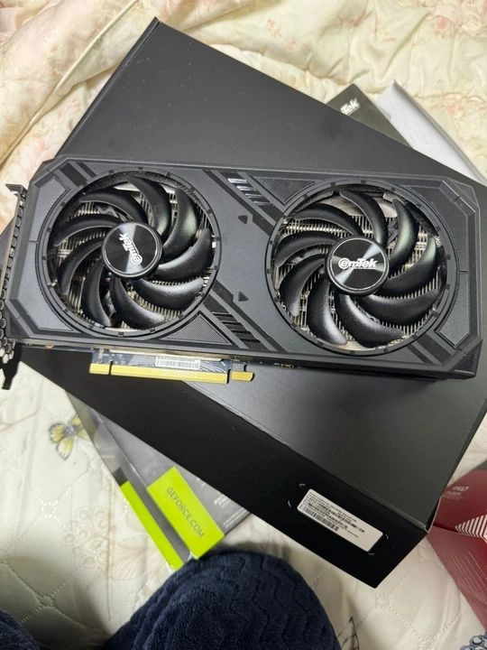 이엠텍 지포스 RTX 4070 STORM X Dual 이미지