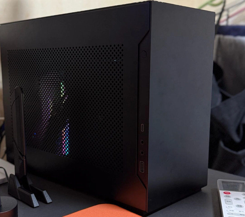 7800X3D SFF 반본체 이미지