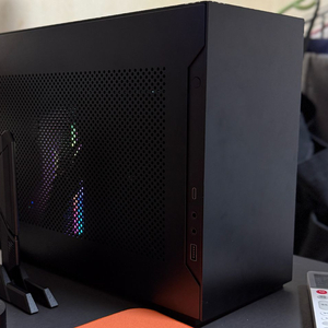 7800X3D SFF 반본체 이미지