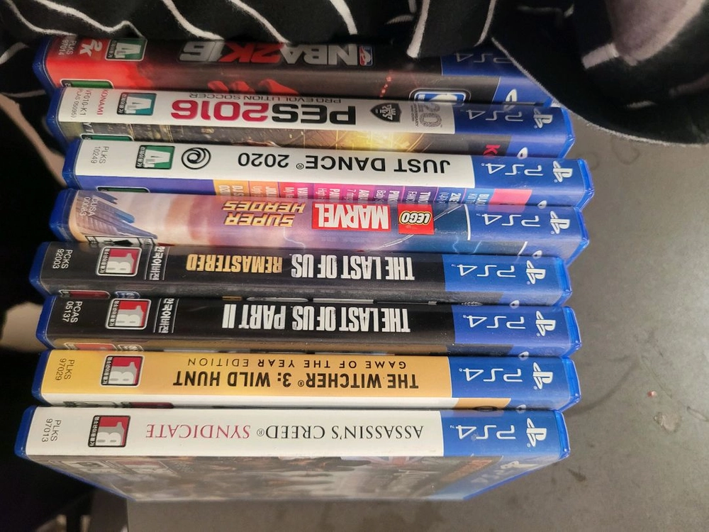 ps4 게임 팔아요. 명작들도 많아요. 사가세요. - 안심되는 중고거래